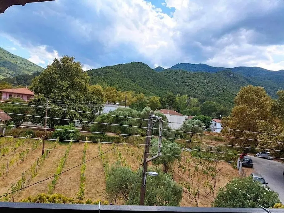 Christina Apartment Ставрос